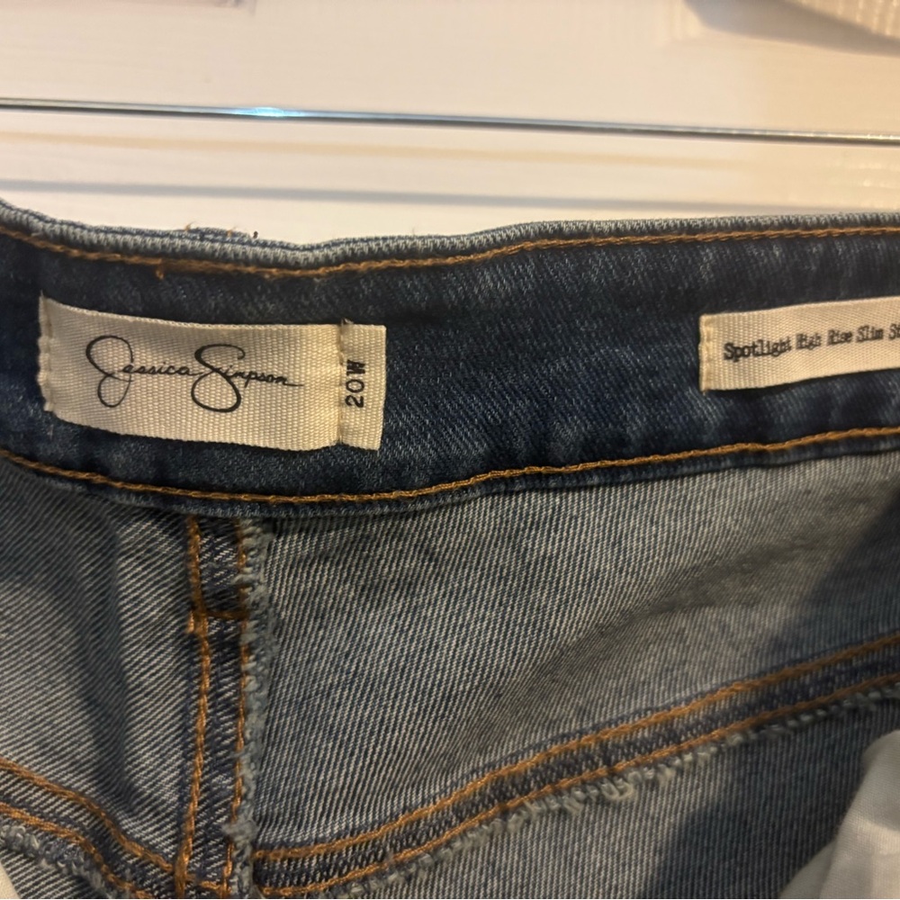 High Rise Slim Straight Jeans - Picture 3 of 4